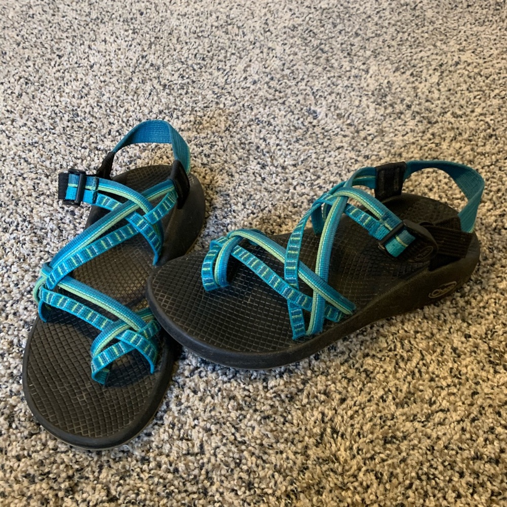 Women’s size 8 Chacos!